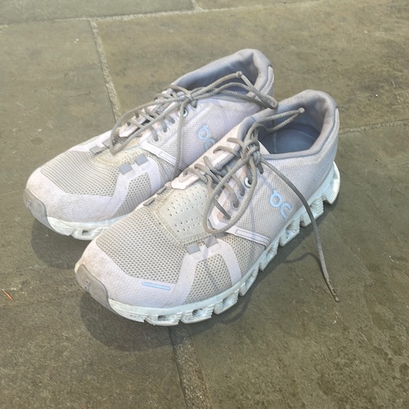 On Running Shoes - On running on cloud athletic shoes womens size 7